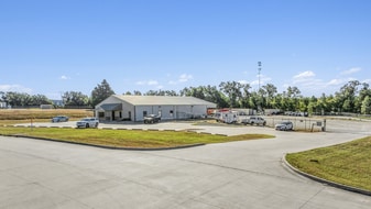 340 Industrial Park Dr, Fairfield TX - Warehouse