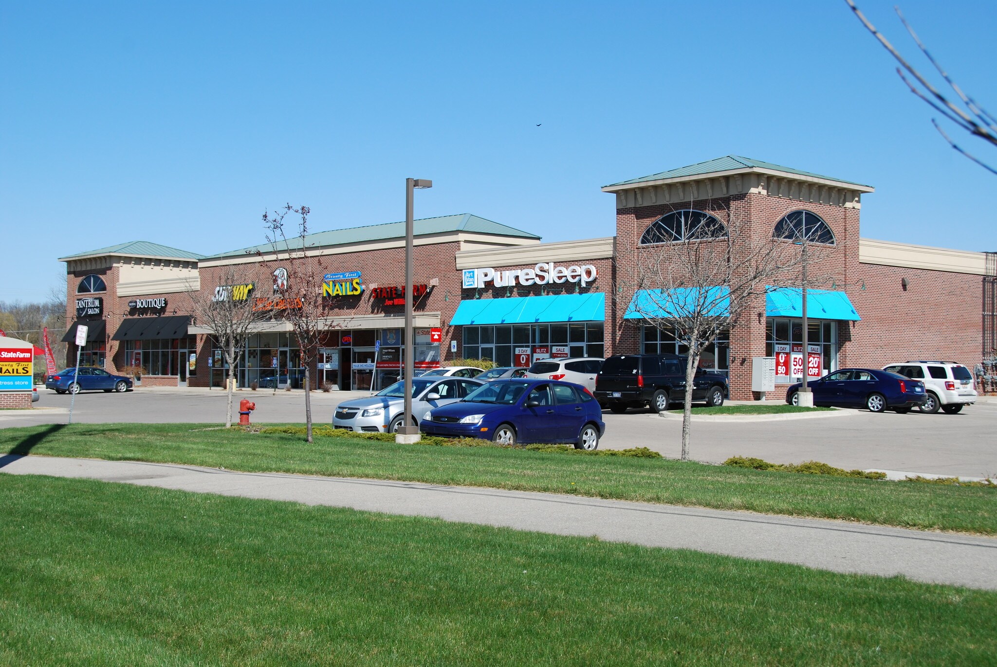 5951 Highland Rd, White Lake, MI for sale Primary Photo- Image 1 of 1