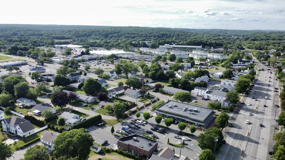 75 Main St, Old Saybrook, CT for lease - Building Photo - Image 2 of 4