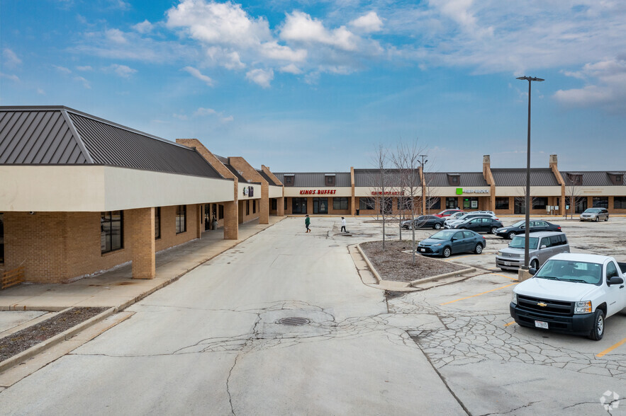 6743 W Greenfield Ave, West Allis, WI for lease - Building Photo - Image 1 of 9