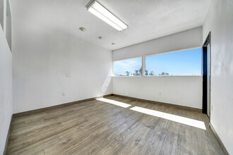 1926 S Main St, Santa Ana, CA for lease Interior Photo- Image 2 of 5