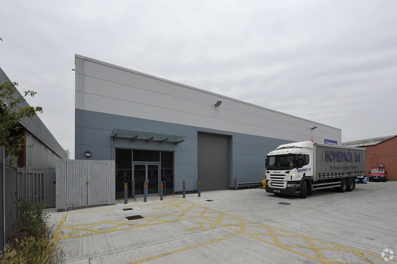 25 Progress Way, Croydon, LND CR0 4XD Industrial for Lease