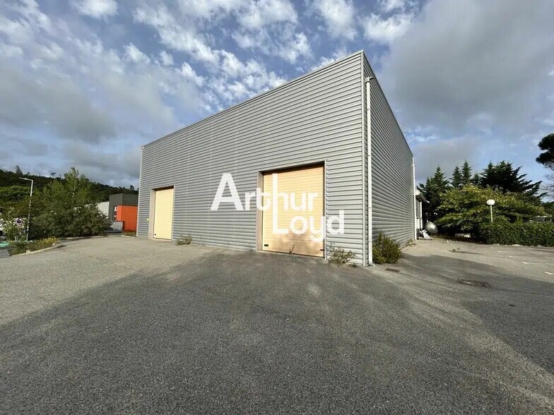 Flex in Saint-Raphaël for lease - Building Photo - Image 1 of 6