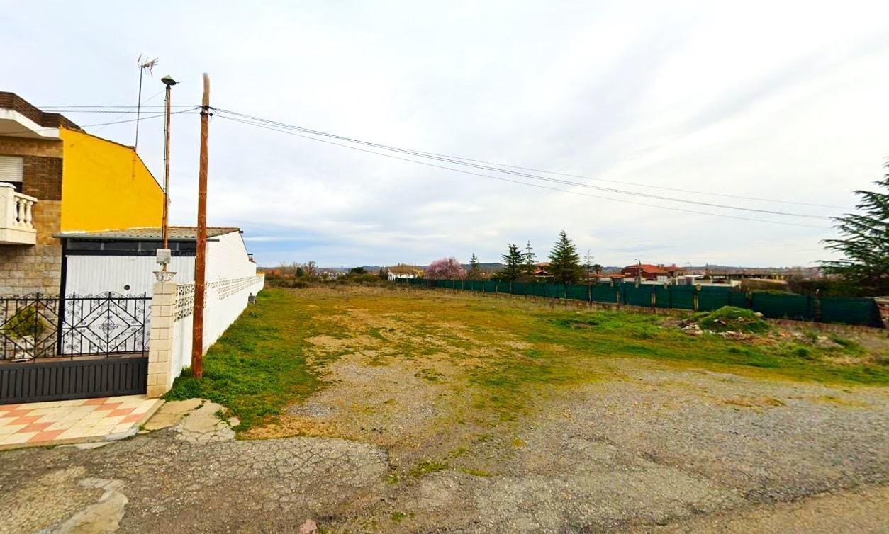 Land in San Andrés del Rabanedo for sale Building Photo- Image 1 of 4