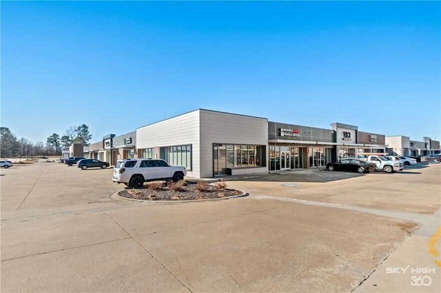 1395 E Henri De Tonti Blvd, Springdale, AR for lease - Building Photo - Image 3 of 18