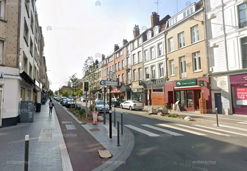 Retail in Lille for lease - Building Photo - Image 2 of 2