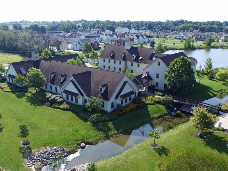 75 Thruway Park Dr, West Henrietta, NY for lease - Building Photo - Image 1 of 2