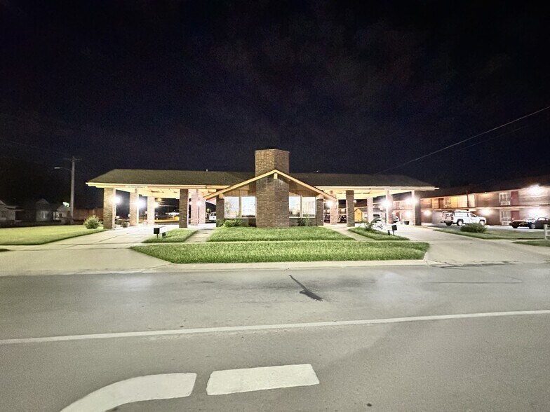 14 N State St, Iola, KS for sale - Building Photo - Image 1 of 1