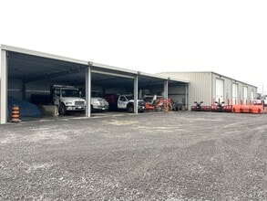 82 Jack Davey Dr, Bath, ON for lease Building Photo- Image 2 of 6