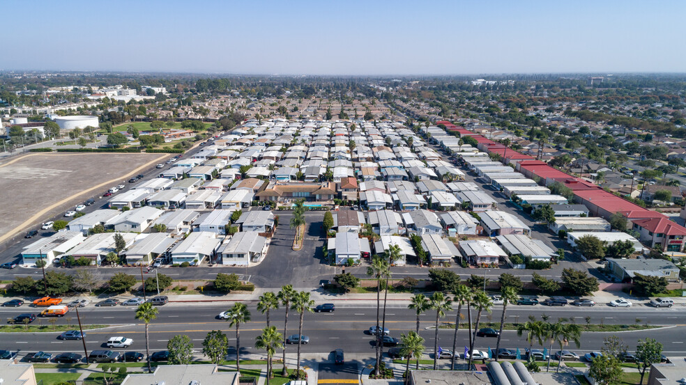 5450 N Paramount Blvd, Long Beach, CA for sale - Building Photo - Image 1 of 1