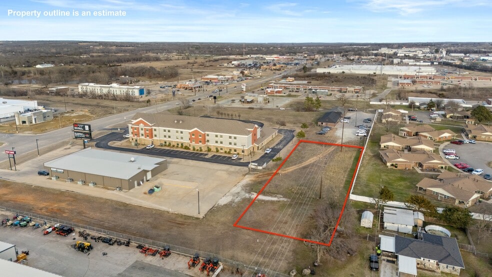 1105 Lonnie Abbott Blvd, Ada, OK for sale - Building Photo - Image 2 of 11