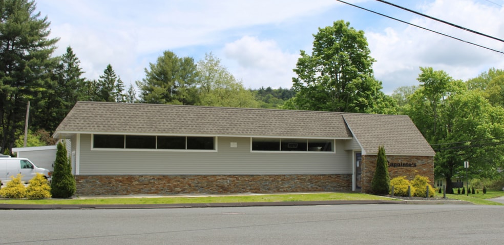 2 E Lake St, Winsted, CT for sale - Primary Photo - Image 1 of 4