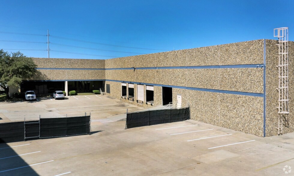 1815 Monetary Ln, Carrollton, TX for sale - Building Photo - Image 1 of 1