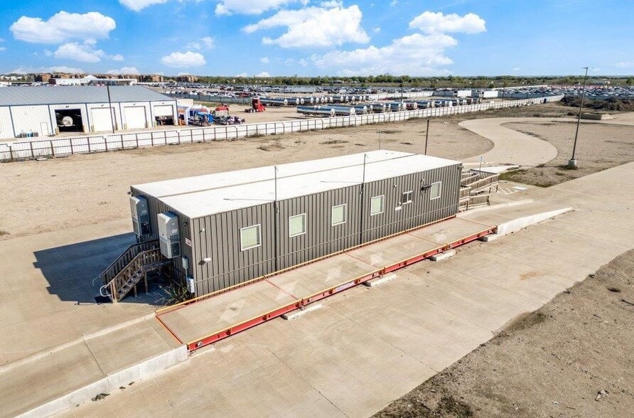 6800 S Interstate Highway 45, Wilmer, TX for lease - Building Photo - Image 2 of 27