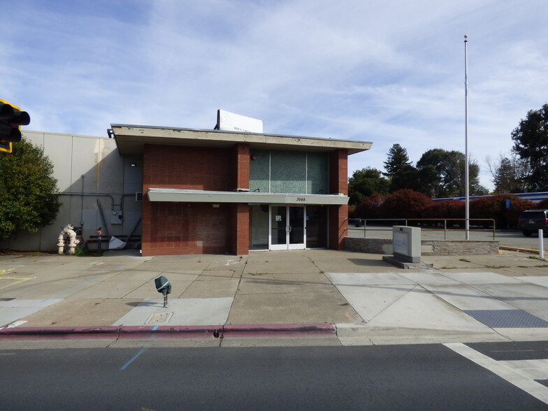 3565 Clayton Rd, Concord, CA for sale - Building Photo - Image 2 of 14