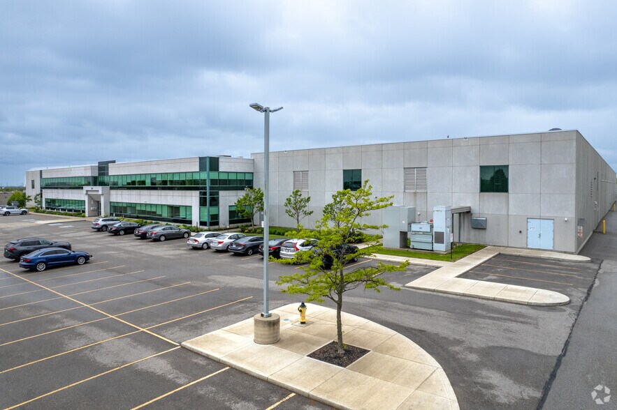270 Spinnaker Way, Concord, ON for lease - Building Photo - Image 1 of 3
