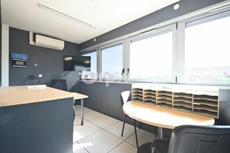 Office in Corbas for lease Interior Photo- Image 2 of 4