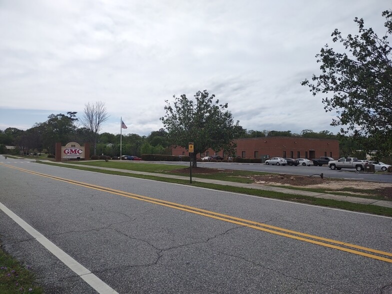 106-108 Prince St, Warner Robins, GA for lease - Building Photo - Image 1 of 6