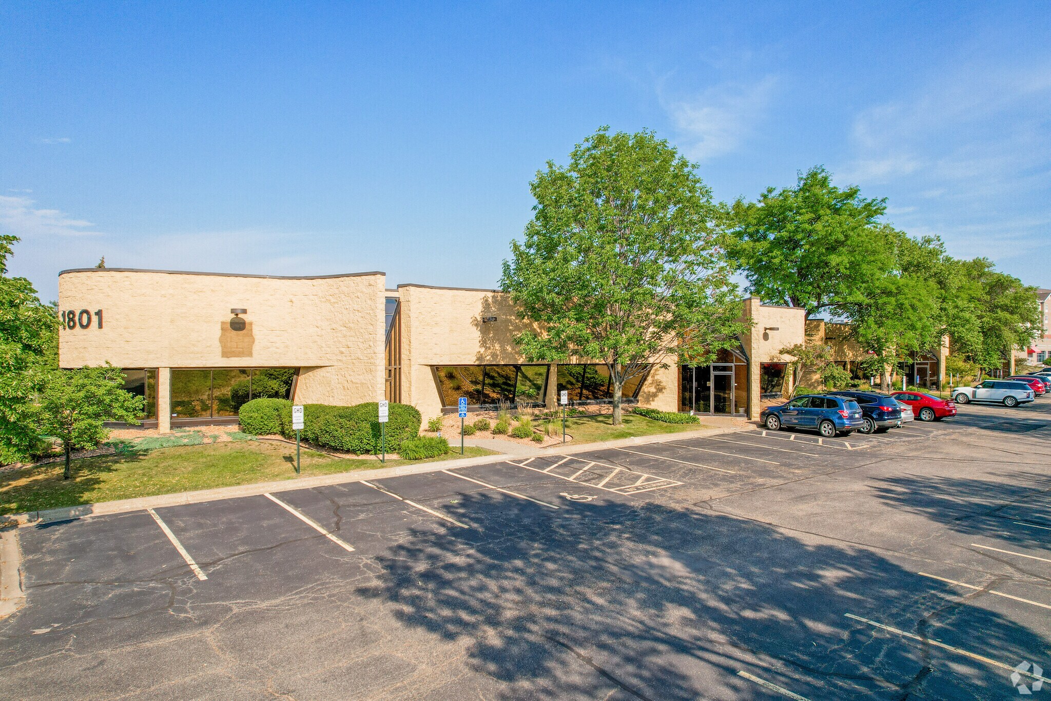 1801 NW Old Highway 8, New Brighton, MN for sale Primary Photo- Image 1 of 1