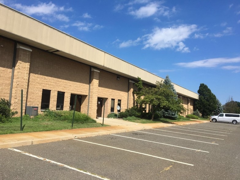 150 Oberlin Ave N, Lakewood, NJ for lease - Building Photo - Image 1 of 9