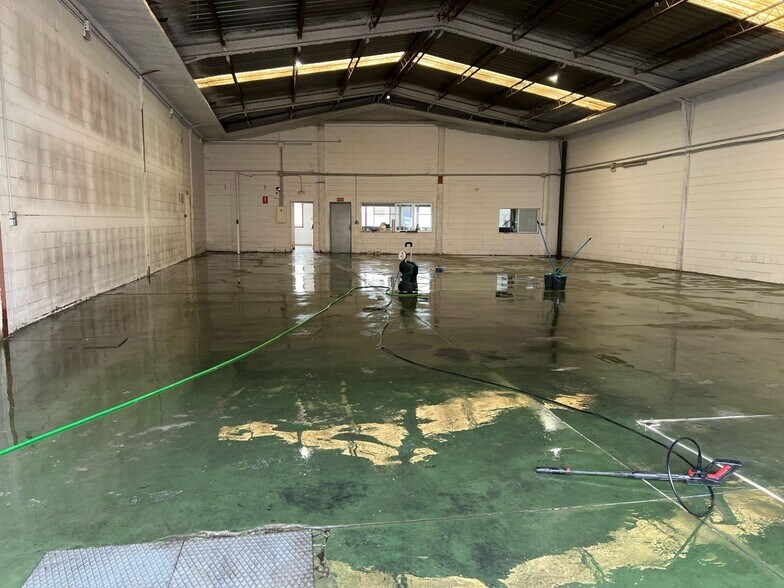 Industrial in SEVILLA for lease - Building Photo - Image 2 of 21