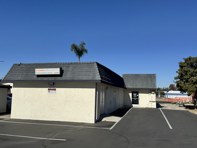 743 E Valley Pky, Escondido, CA for lease - Building Photo - Image 2 of 9