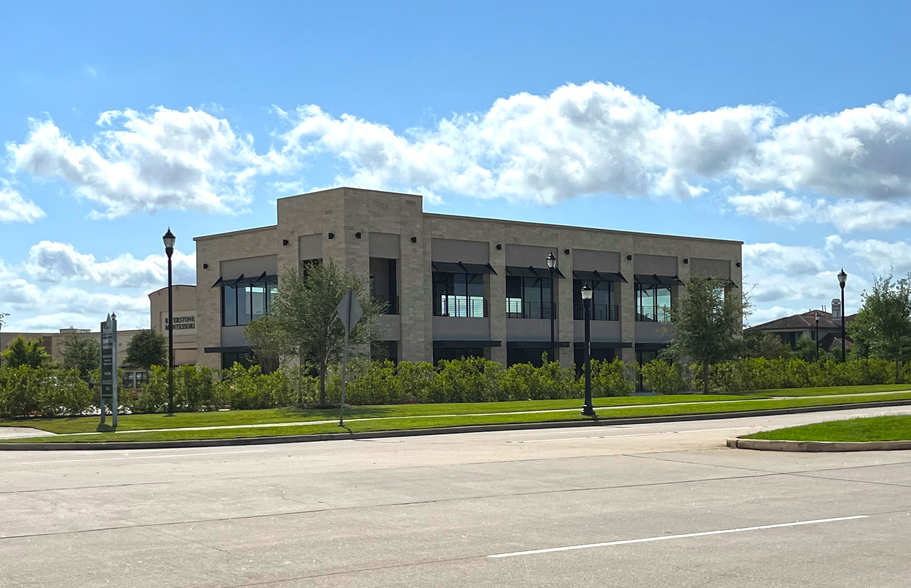 18806 Noble Seven Ln, Sugar Land, TX for lease - Building Photo - Image 1 of 16