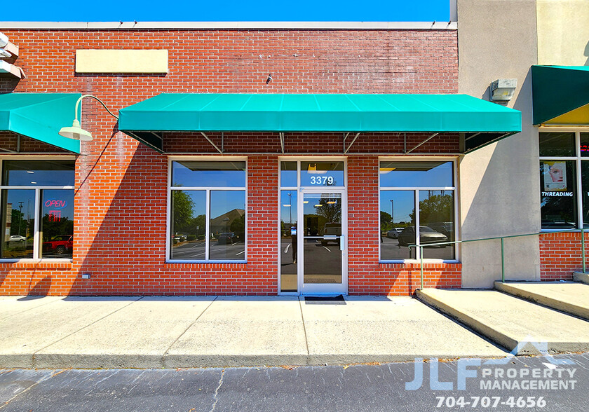 3367-3399 Cloverleaf Pky, Kannapolis, NC for lease - Building Photo - Image 2 of 22