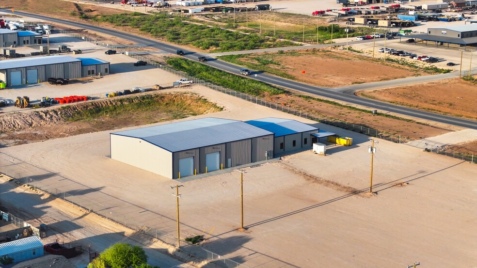 3717 S County Rd 1232, Midland, TX for lease - Building Photo - Image 1 of 17