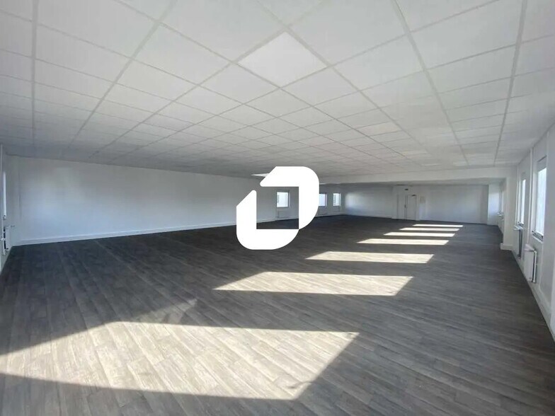 Office in Osny for sale - Interior Photo - Image 3 of 5