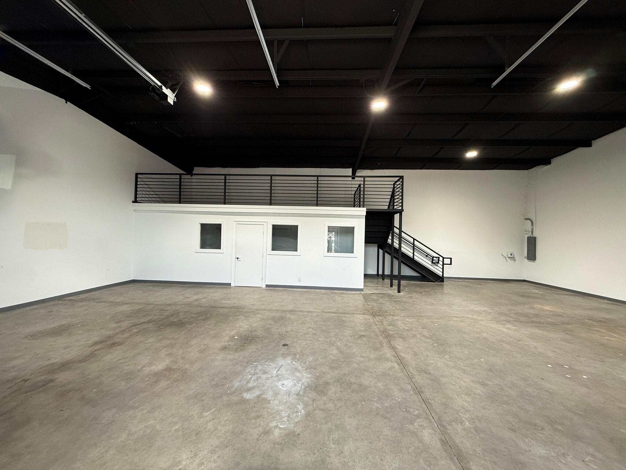 221 Baker Rd, Houston, TX for lease Interior Photo- Image 1 of 5