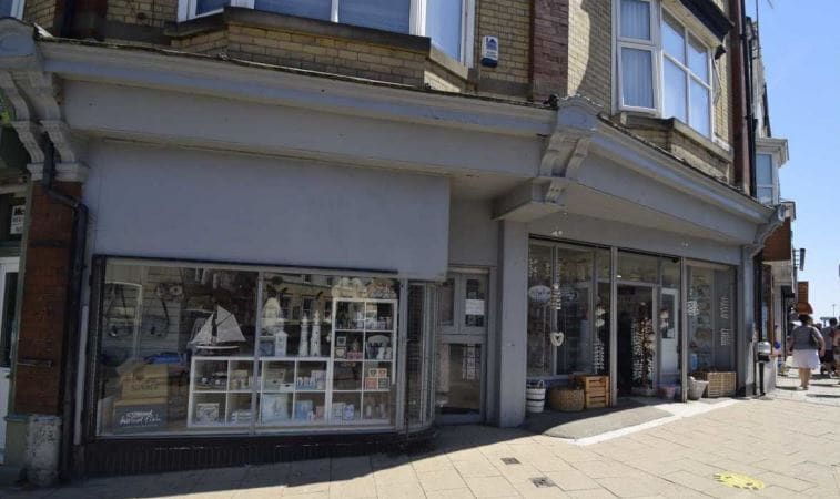 25-27 Bridge St, Bridlington for lease - Building Photo - Image 2 of 2