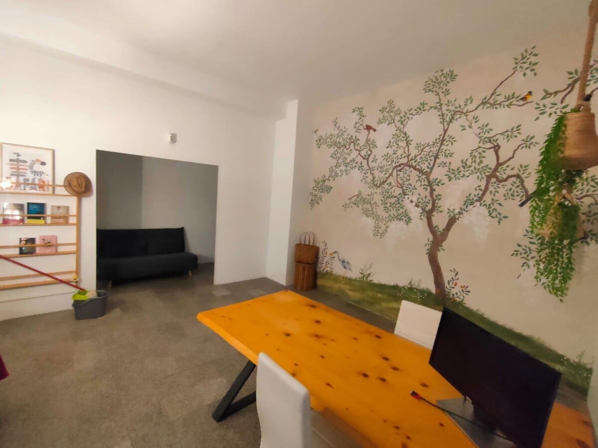 Manresa, BAR 08242 - - - Interior Photo - Image 1 of 10