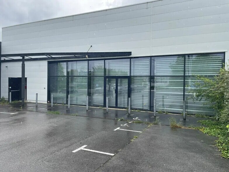 Retail in Guipavas for sale - Building Photo - Image 1 of 2