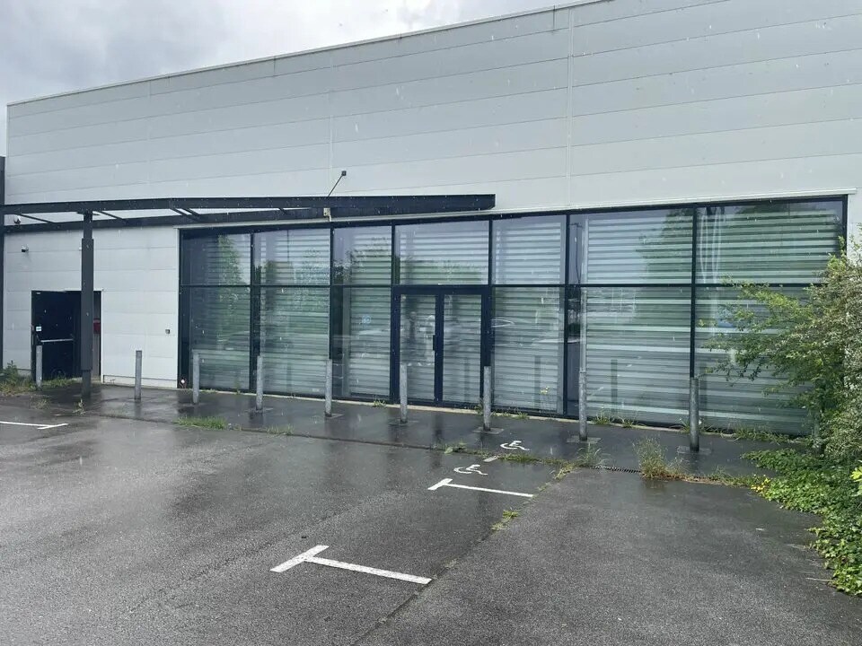 Retail in Guipavas for sale Building Photo- Image 1 of 3