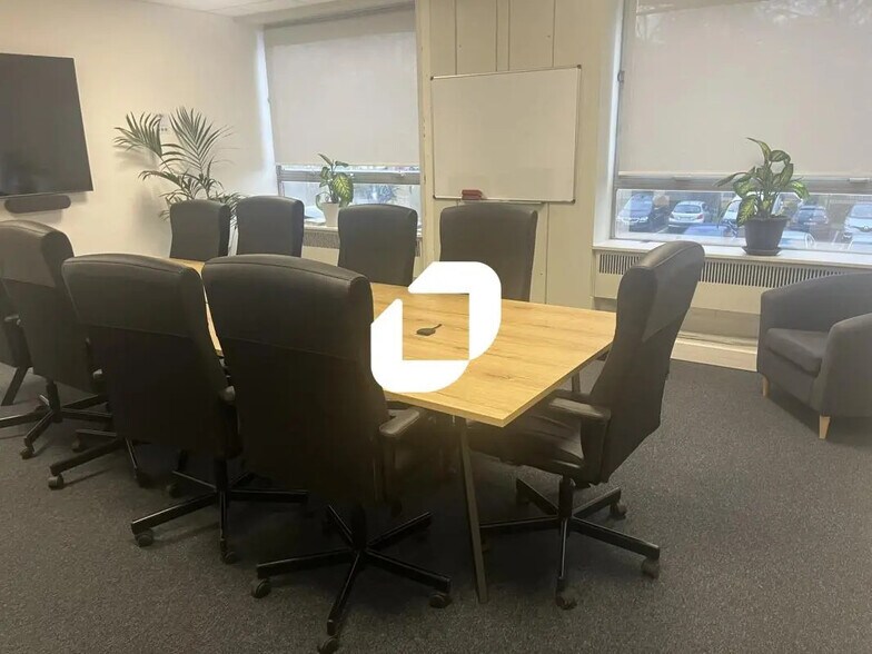 Office in Croix for sale - Building Photo - Image 2 of 9