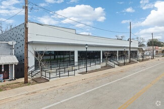 2406 Main St, Waller TX - Storefront Property