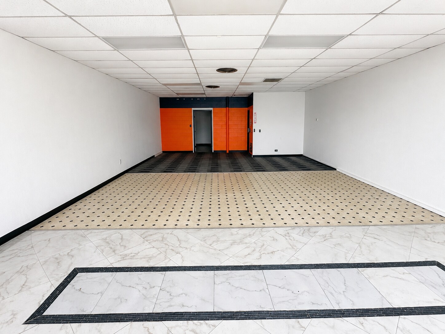 443-447 Hildebrand Ave, San Antonio, TX for lease Interior Photo- Image 1 of 1