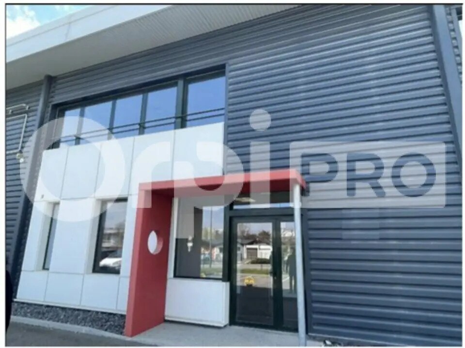 Flex in Saint-Quentin-Fallavier for lease Building Photo- Image 1 of 9