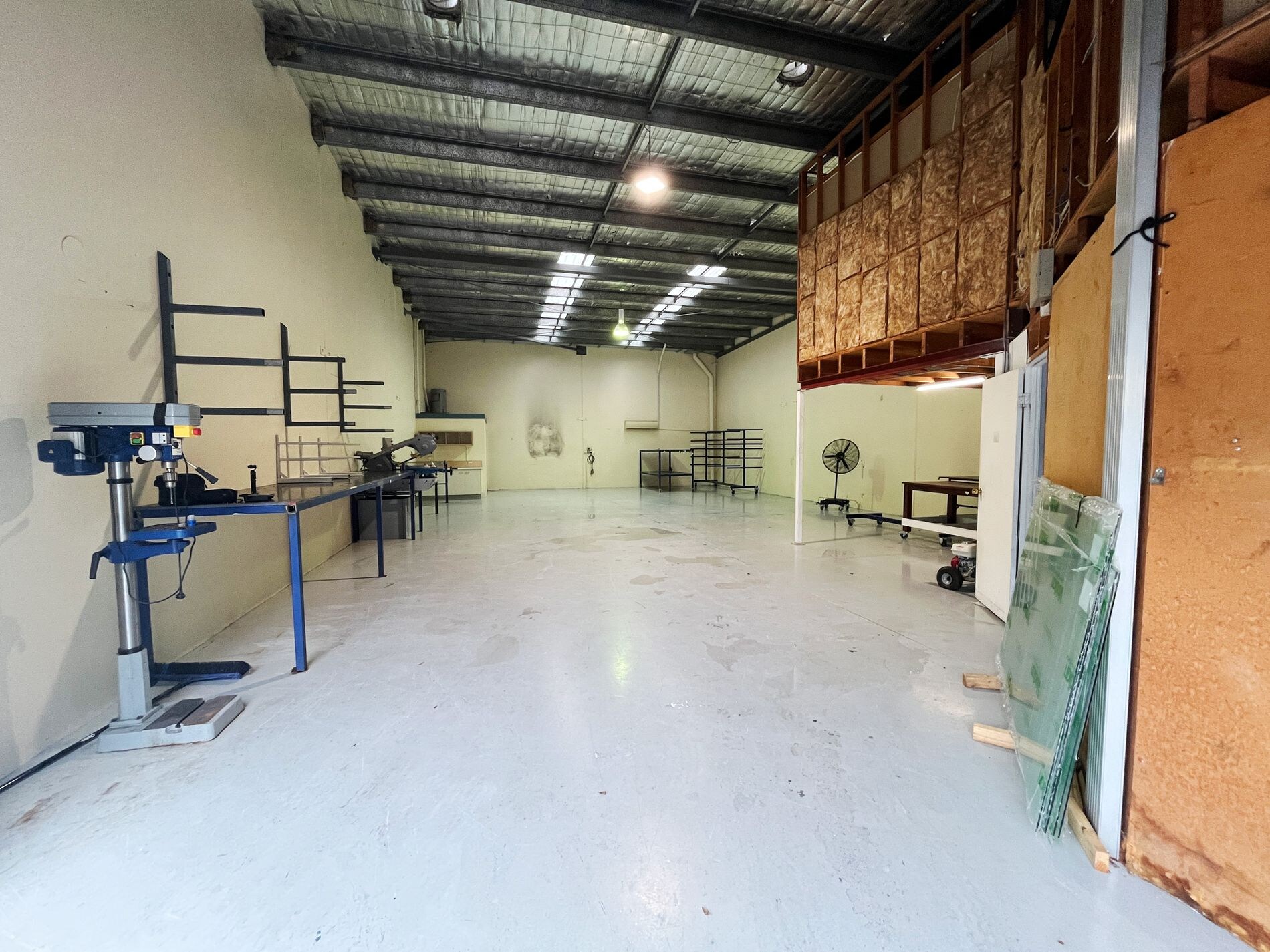 26 Leda Dr, Burleigh Heads for lease Interior Photo- Image 1 of 9