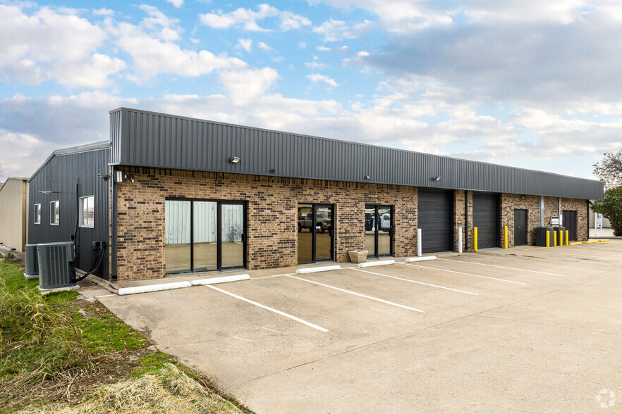 437 Southfork Dr, Lewisville, TX for lease - Building Photo - Image 2 of 20