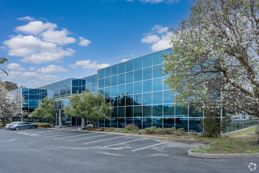 3810 Cypress Dr, Petaluma, CA for lease - Building Photo - Image 1 of 7