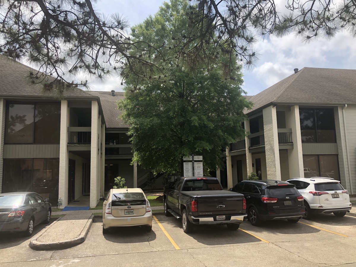 345 Doucet Rd, Lafayette, LA 70503