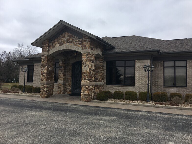 125 Robins Square Ct, Robins, IA for sale - Primary Photo - Image 1 of 1