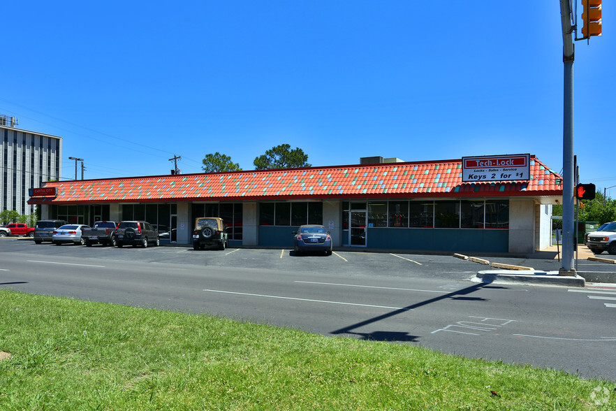 1900-1910 N Classen Blvd, Oklahoma City, OK for lease - Building Photo - Image 3 of 4