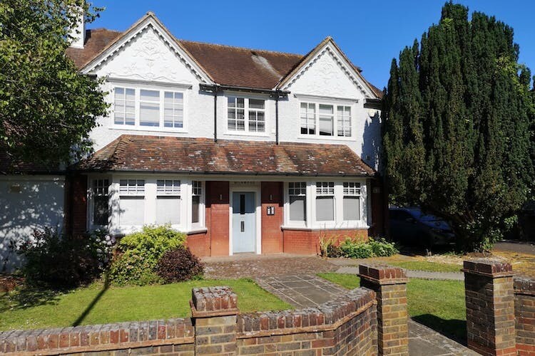 North Parade, Horsham, RH12 2BT