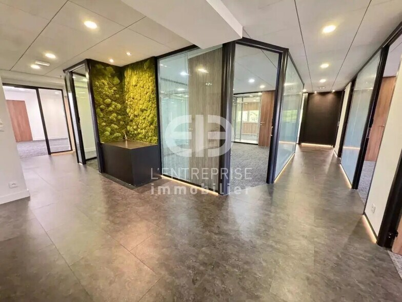 Office in Villeneuve-Loubet for lease - Interior Photo - Image 1 of 9