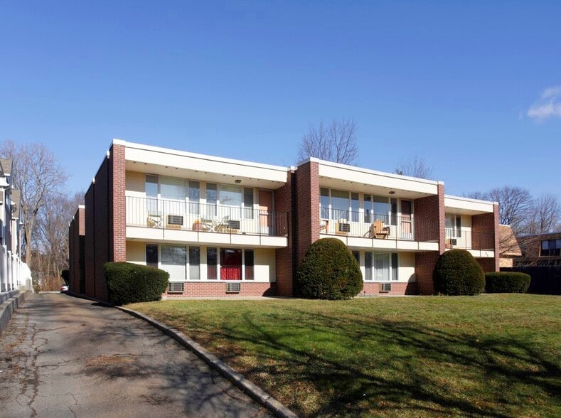 94 Maple Tree Ave, Stamford, CT for sale - Building Photo - Image 1 of 1