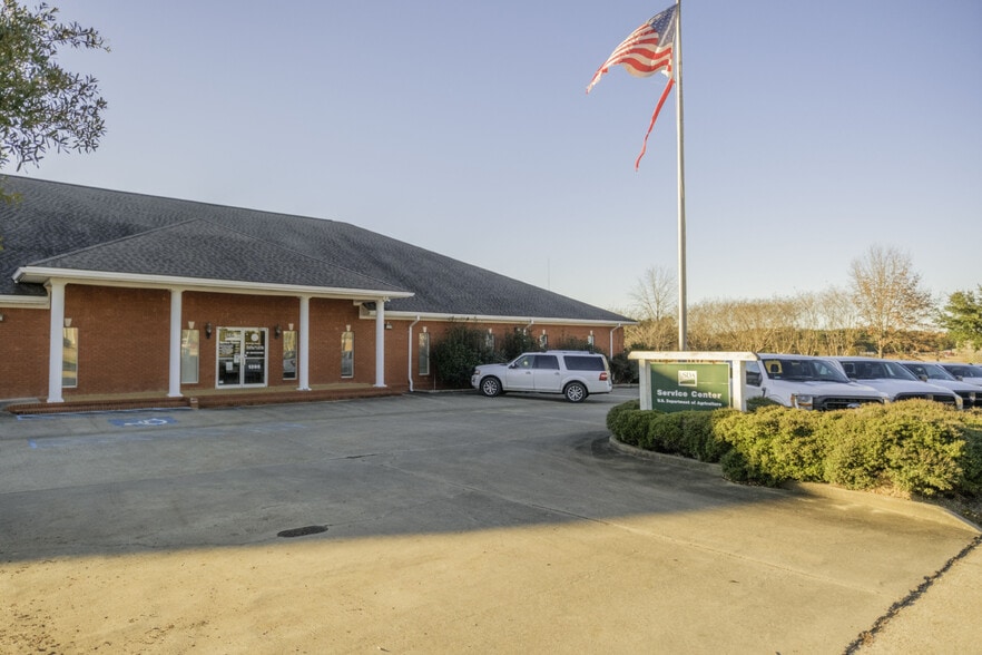 1395 Johnny Johnson Dr, Brookhaven, MS for sale - Building Photo - Image 1 of 20