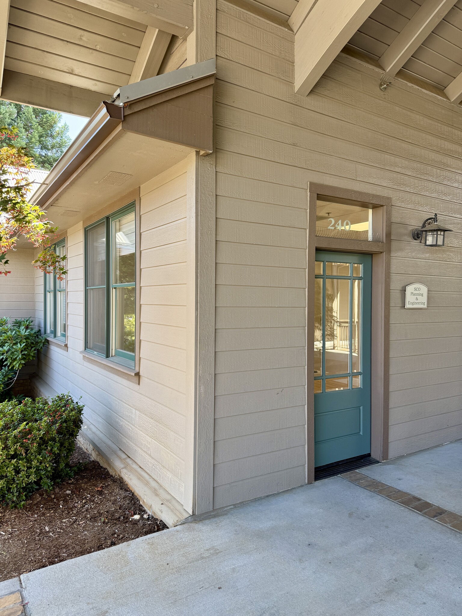 140 Litton Dr, Grass Valley, CA for lease Interior Photo- Image 1 of 28